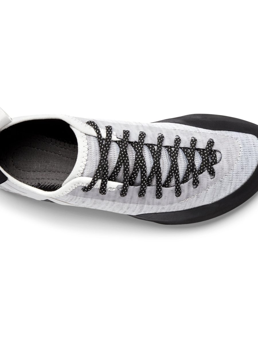Women's Momentum Lace Climbing Shoes - Past Season